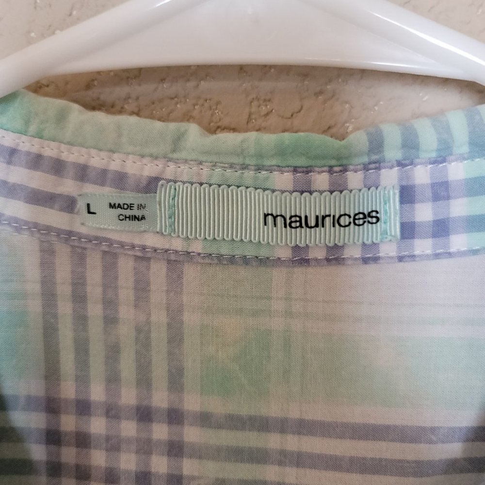 Lightweight Button-Up - Picture 4 of 8